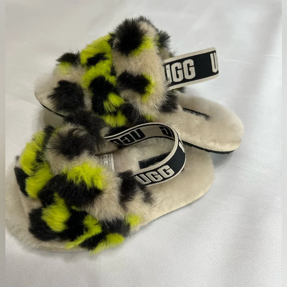 UGG Fuzzy Leopard Print Baby Shoes - Picture 4 of 9